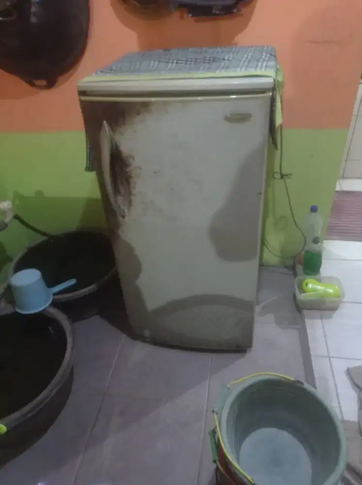 DIJUAL KULKAS GENERAL BEKAS
