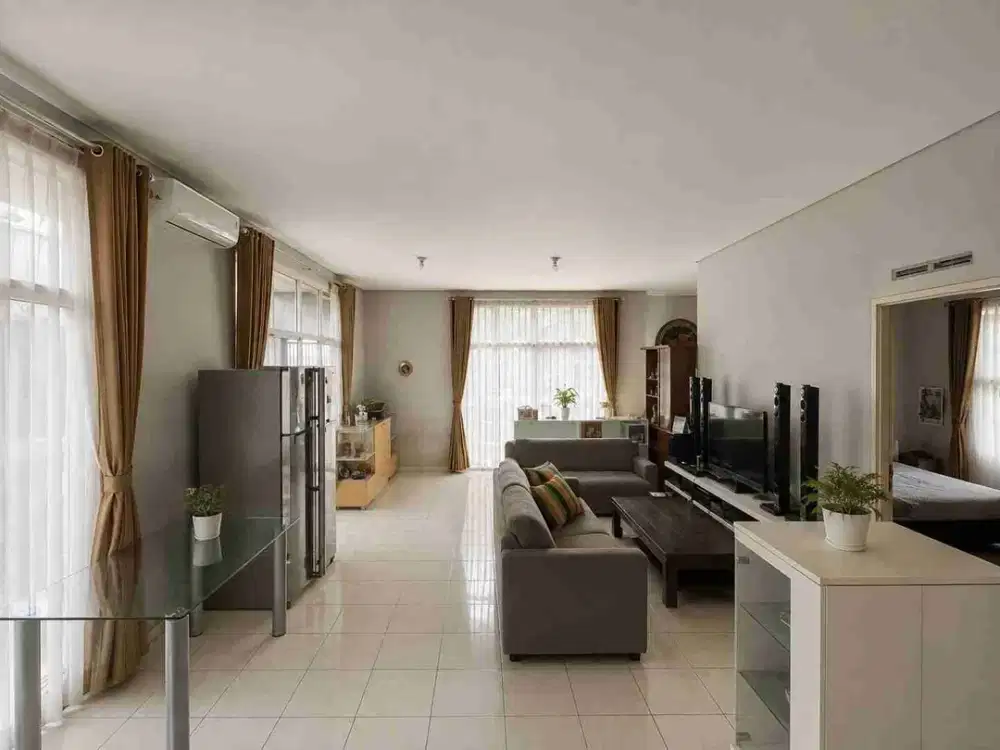 Dijual Rumah Mewah Hoek Mayang Sunda – Taman, LT 375m², KT 5+1, Harga 6,3 M