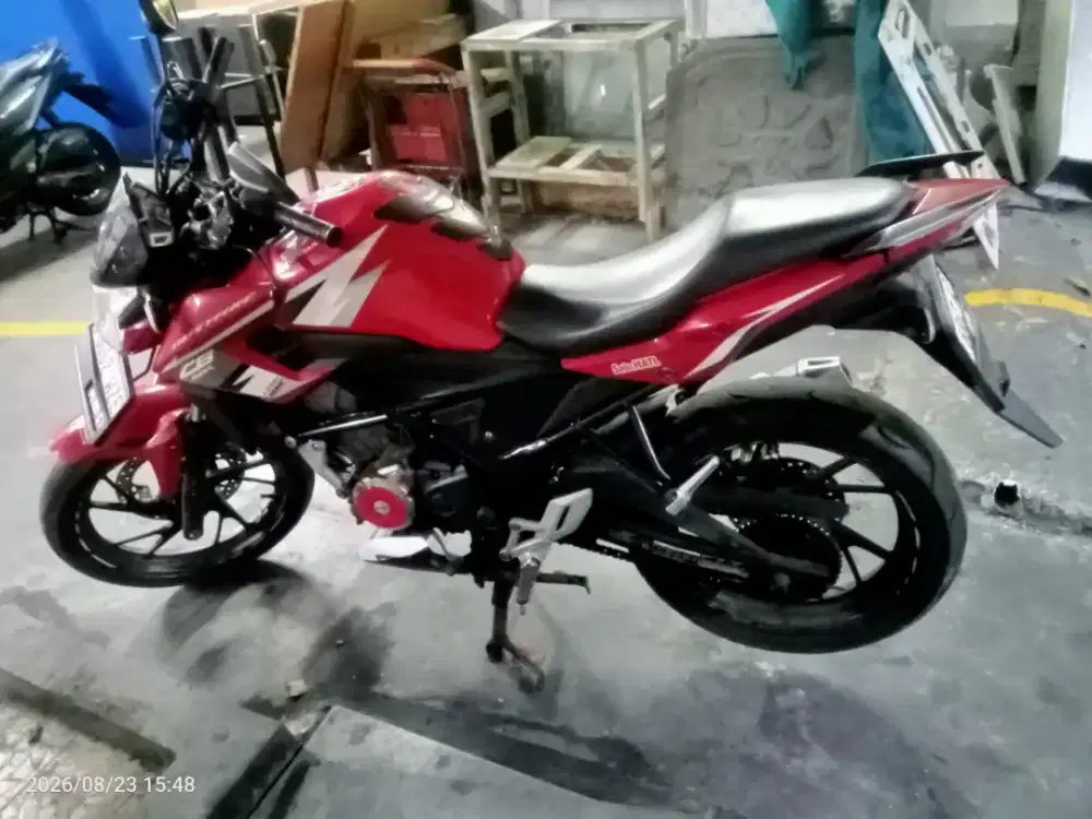 Forr salleee, motor honda cb150r tahun 2016. Pajak hidup,surat lengkap