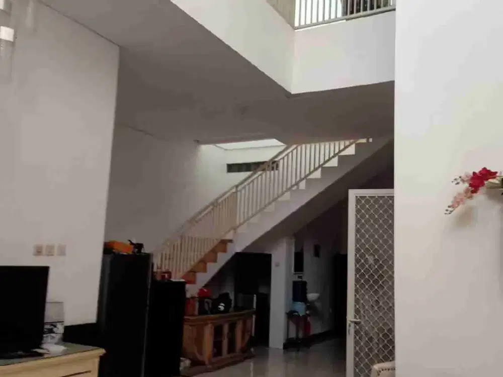 Dijual Rumah 2 Lantai Siap Huni Harga Bisa Nego