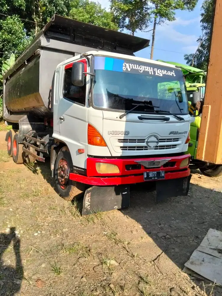 Jual dump truk hino