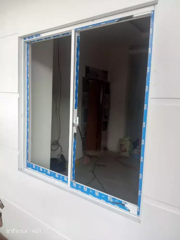 Yg LG butuh kenek/semi tukang tuk pemasangan kaca kusen,kaca shower