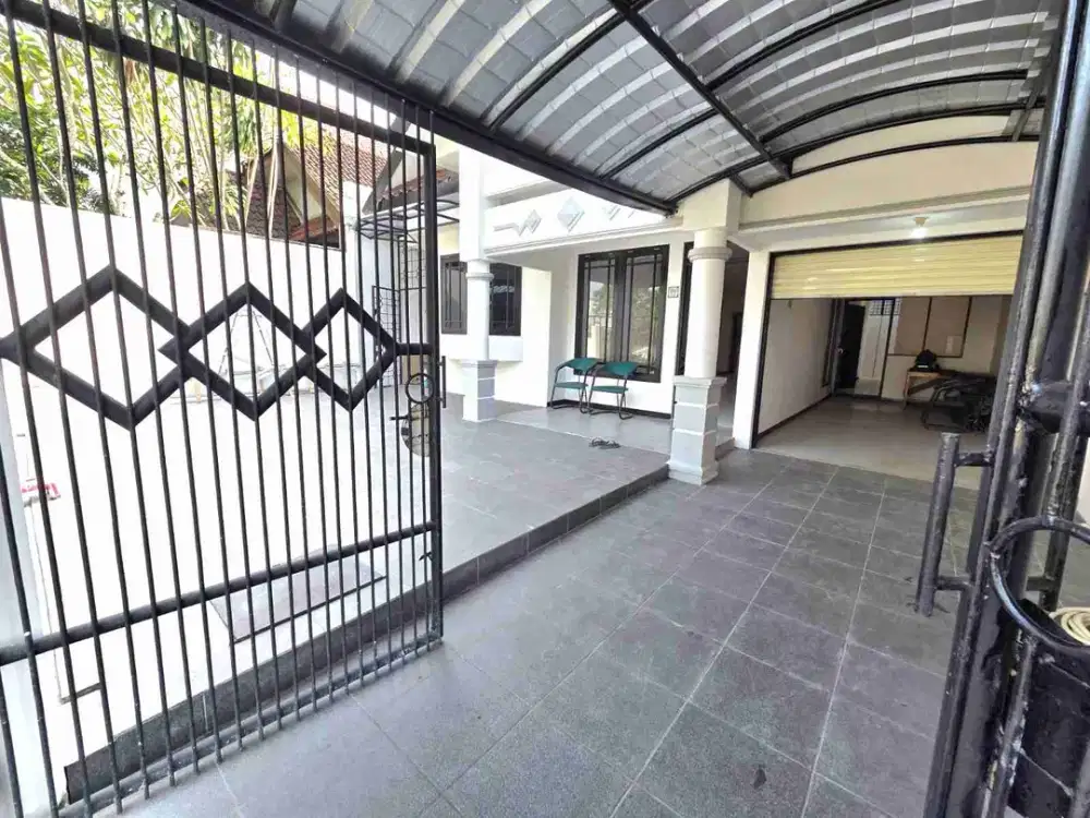 Disewakan Rumah Sektor 7 Pinggir Jalan Gading Serpong