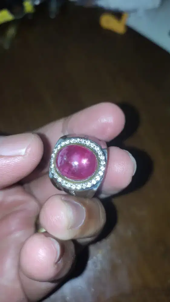 Batu Permata Ruby