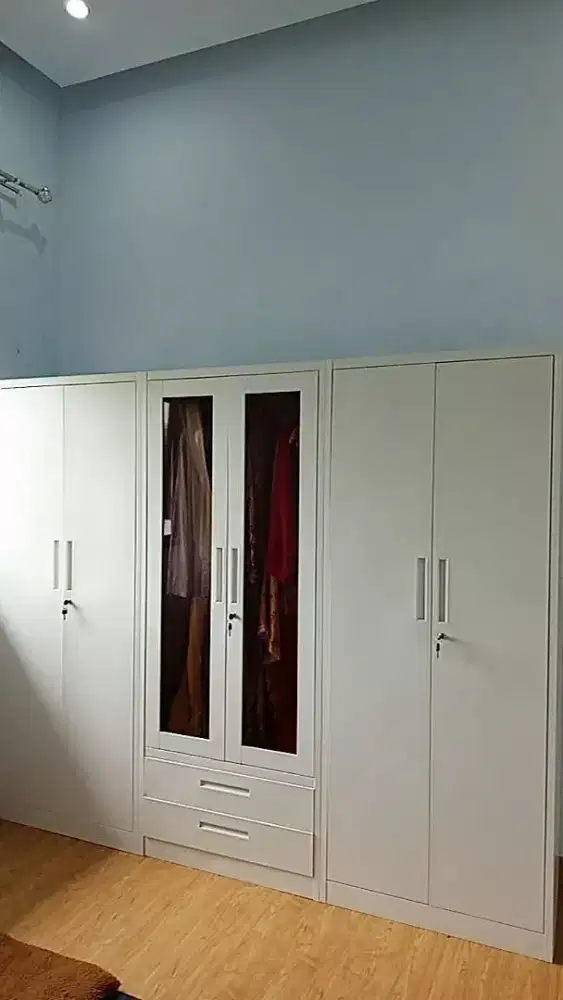 PIRA STEEL LEMARI 6PINTU  PGD MWD LEMARI PAKAIAN FULL BESI LACI & LED