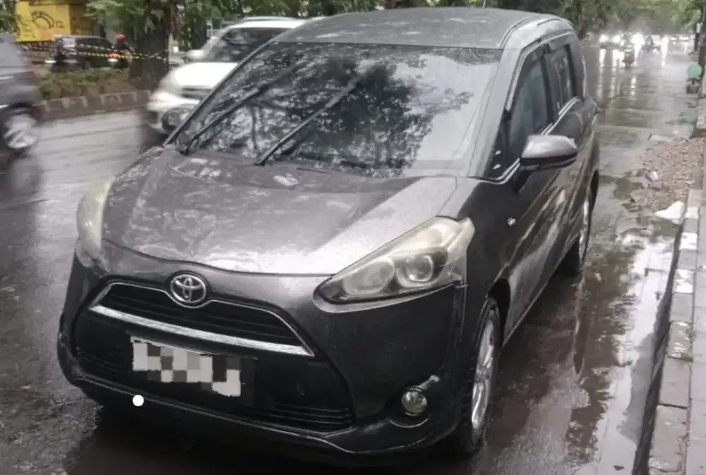 Jual santai mobil sienta tahun 2016