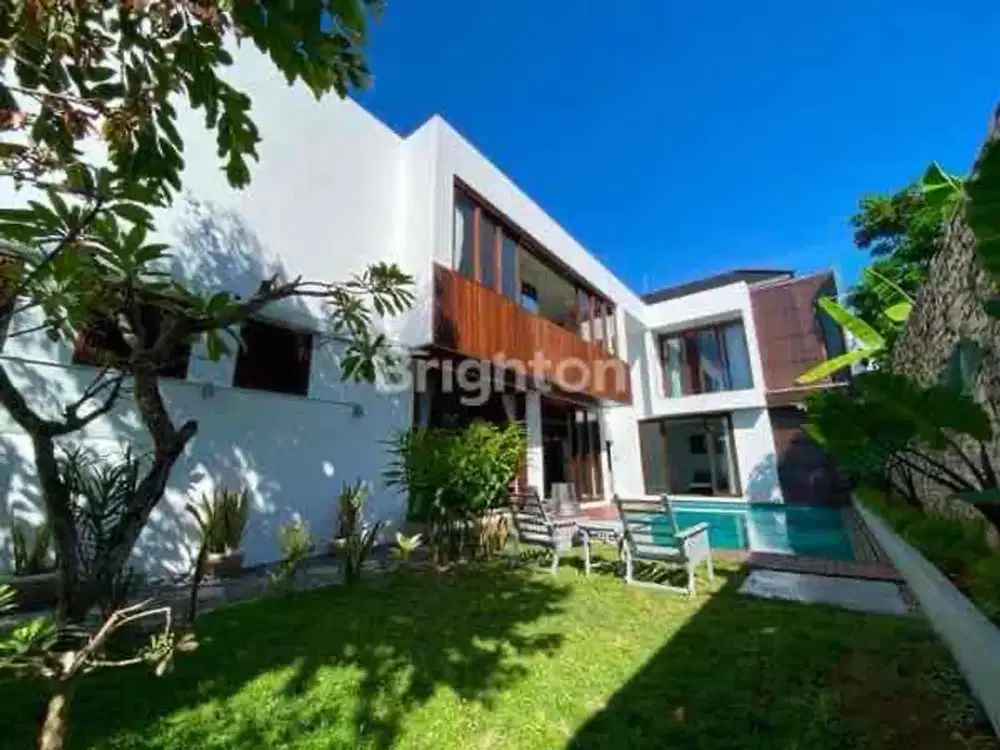 4 BR OPEN SPACE TROPICAL VILLA IN SANUR PRIME AREA