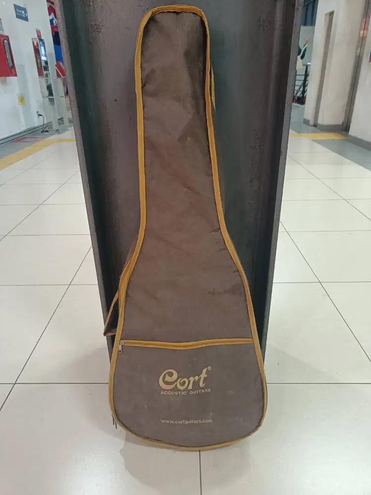 Tas gitar softcase cort besar ukuran 4/4 second ransel