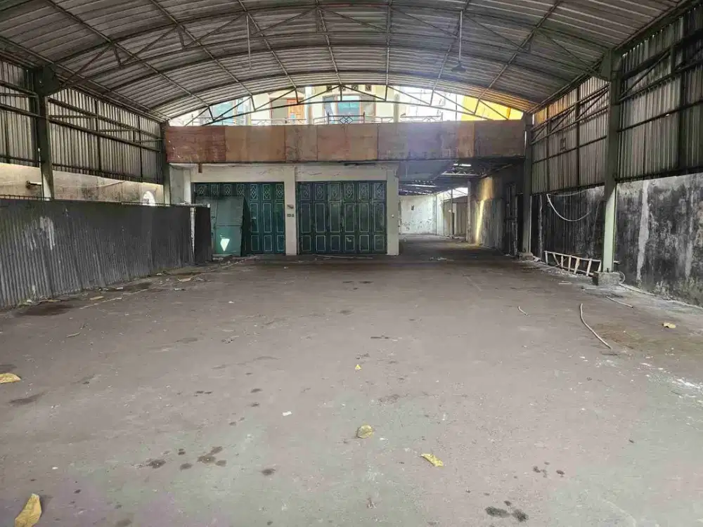 DISEWAKAN GUDANG LUAS TANAH 1100 M² DI RAWALUMBU BEKASI