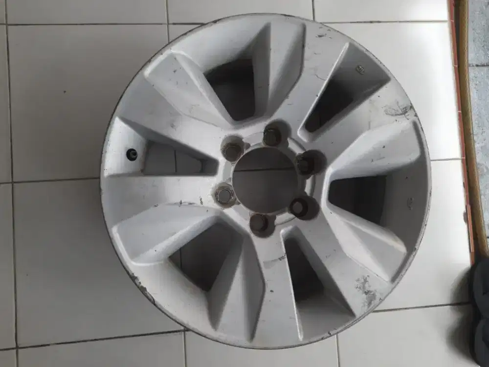 Velg std Hilux R17.  1pcs