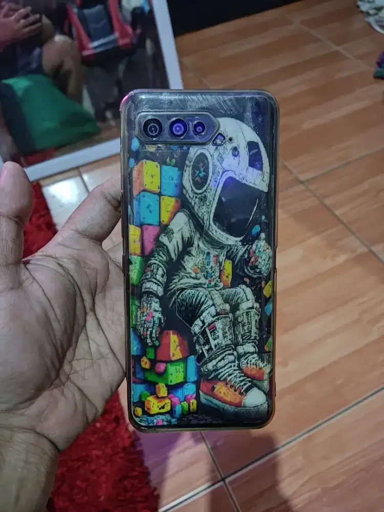 Rogphone 5 ( Box )
Anggap aja jual LCD,
Matot karena korslet,