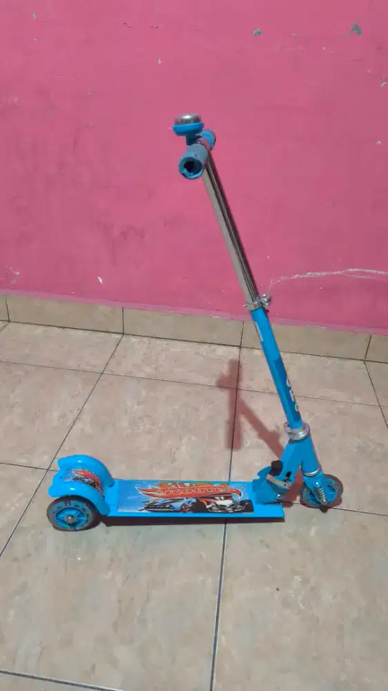 Skuter iora ambil 2 Rp. 100.000