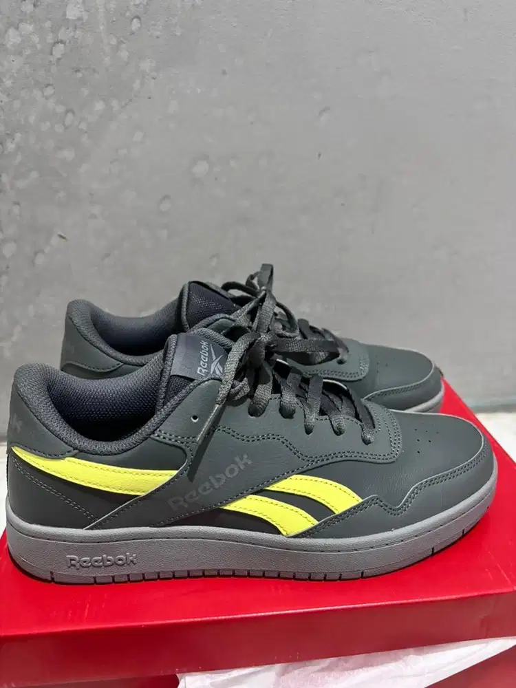 Sepatu Reebok Baru