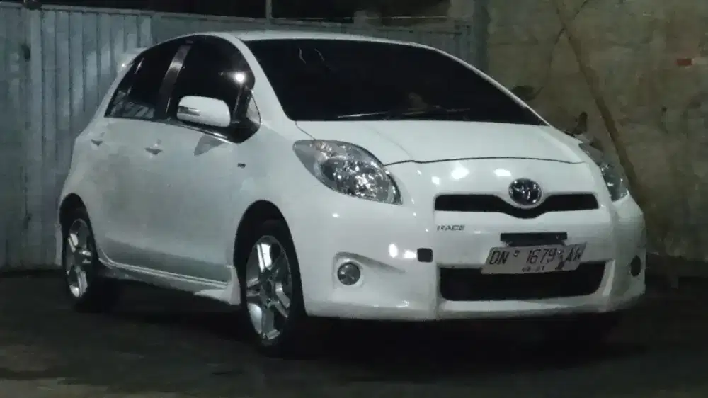 Toyota Yaris 2012 type s M/T