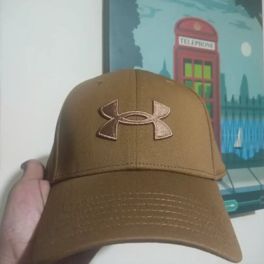 Topi under armour