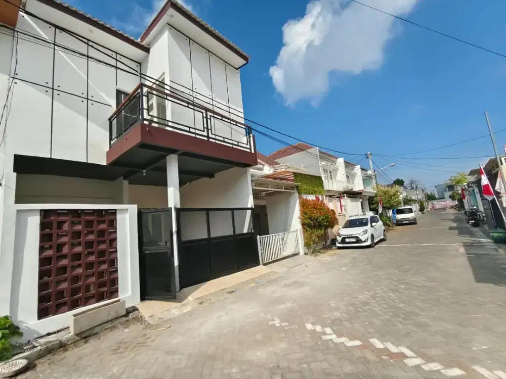 Dijual Rumah 2 Lantai Siap Huni Bagus Perumahan Green Lake Natural LIVING, Wonorejo Rungkut Surabaya Timur