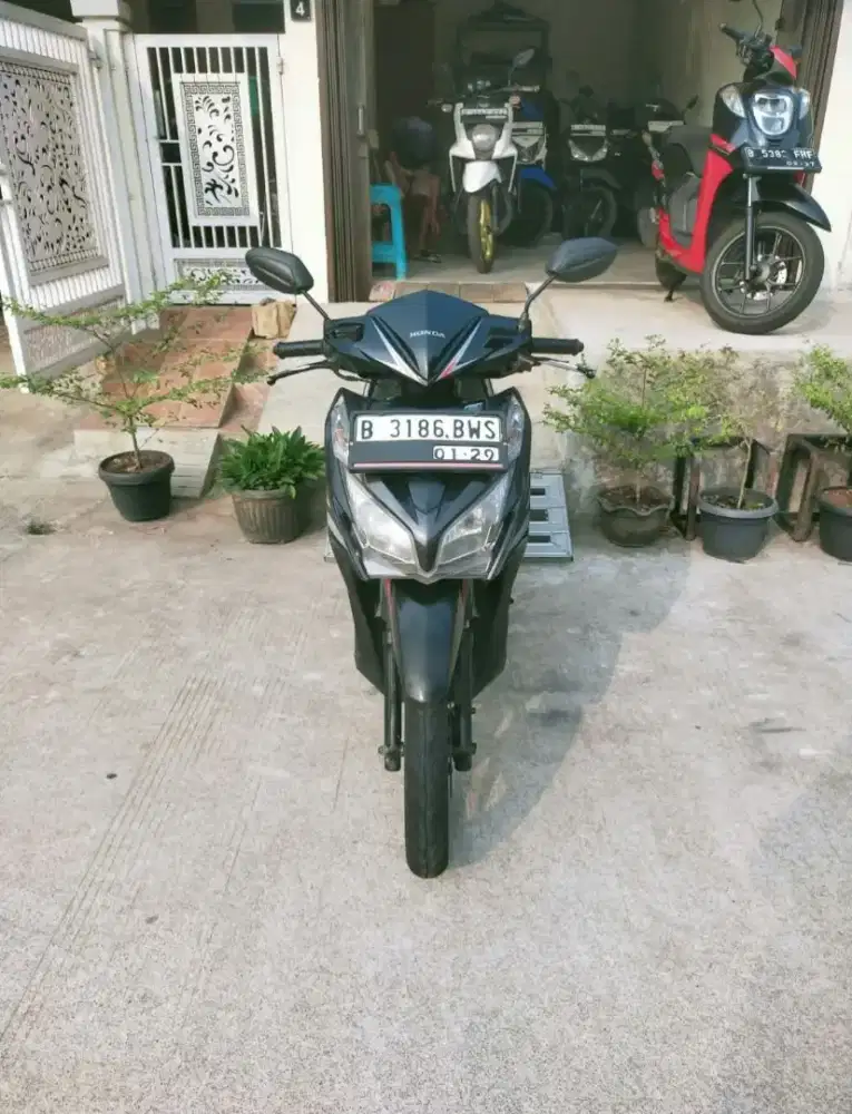 VARIO KZR 125 2013 HITAM ORIGINAL MULUS