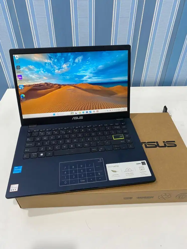 Laptop Asus Vivobook E410KA 8/256Gb Mulus Fullset Tinggal Pakai
