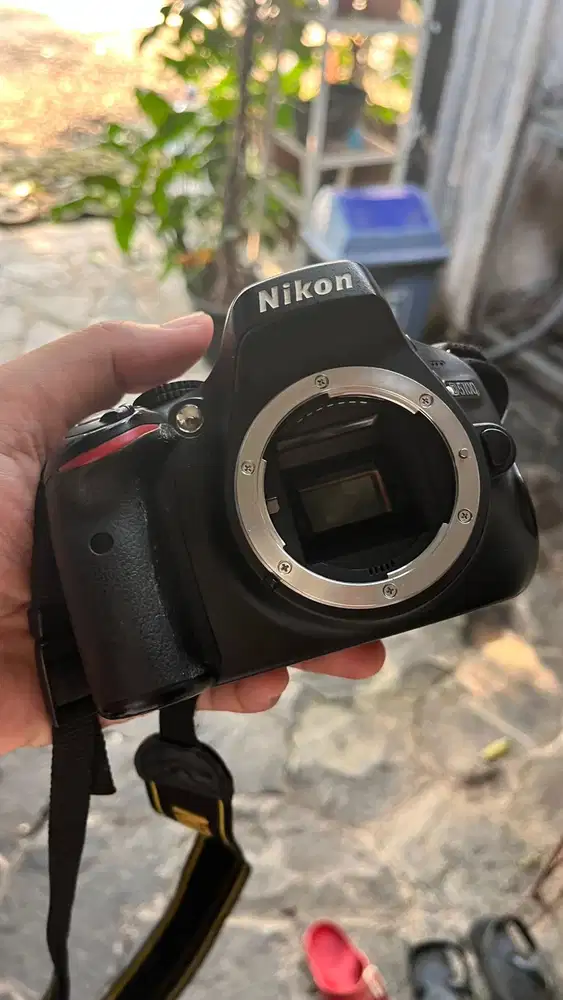 Nikon D5100 Full Set 2 Lensa 18-55mm Sigma 70-300mm