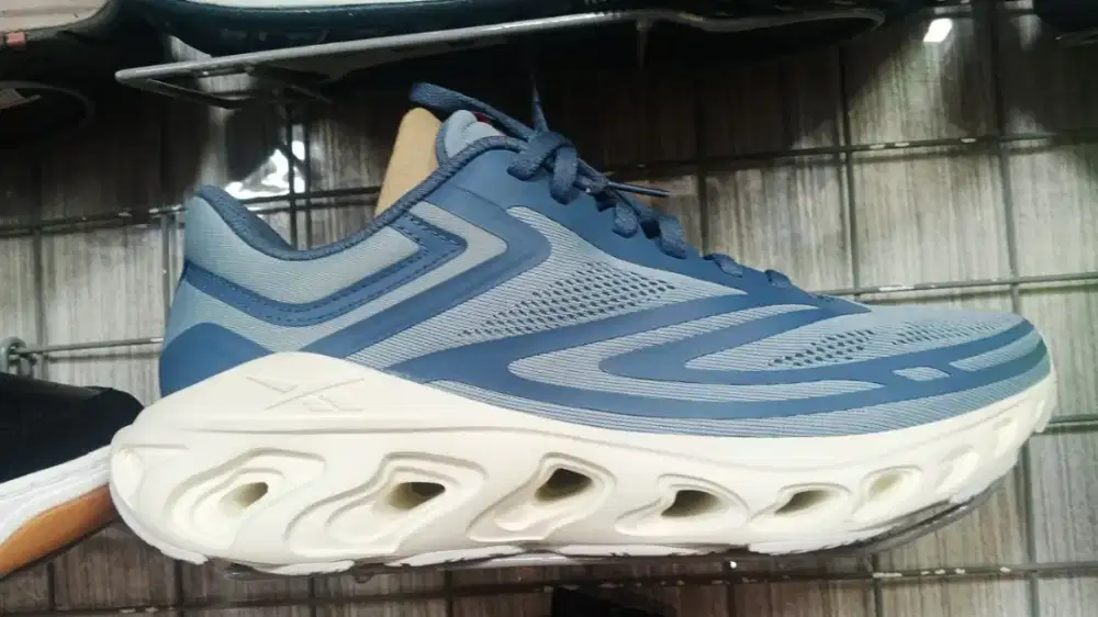 Sepatu baru...runing dan ke mall