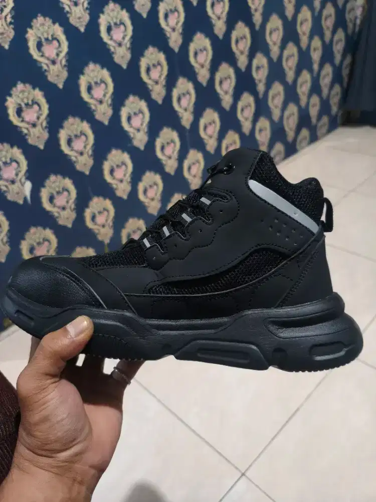 Sepatu Safety Size 40