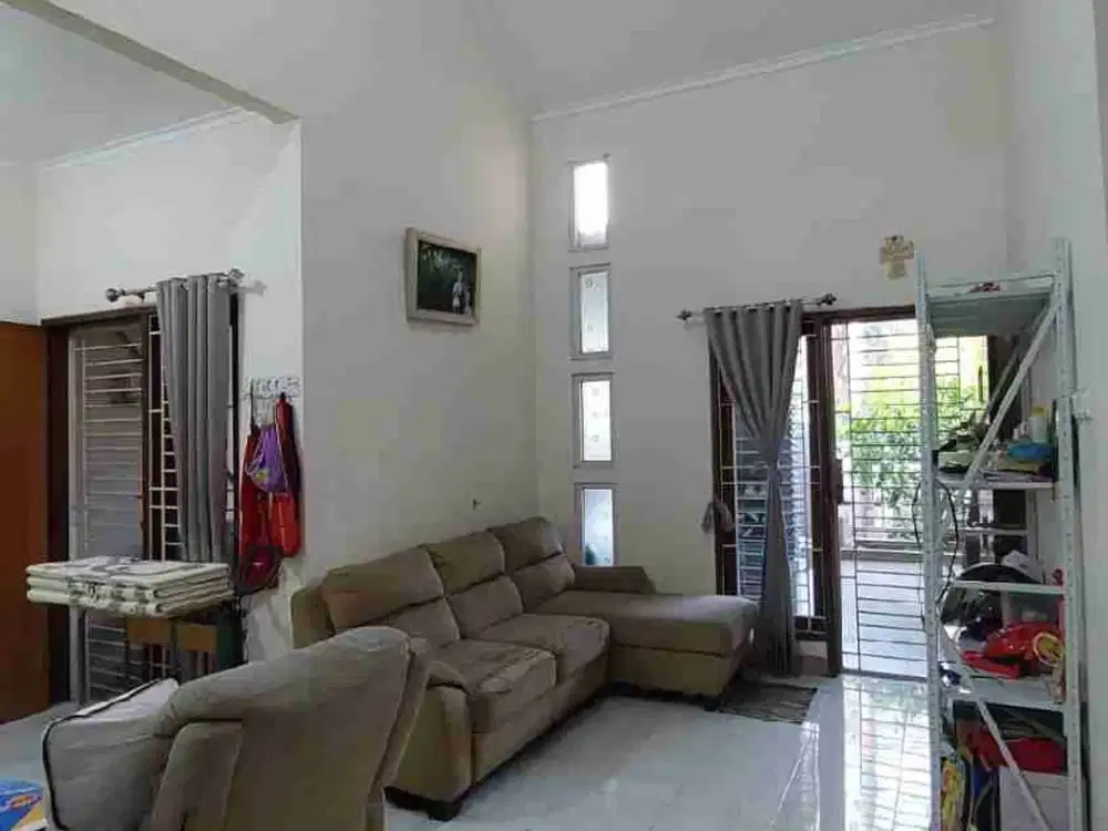 Rumah dijual cluster Aralia harapan indah Bekasi