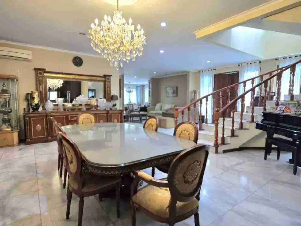 Jual Rumah pondok indah ( pool & jalan besar ) dekat pim 2 jakarta selatan