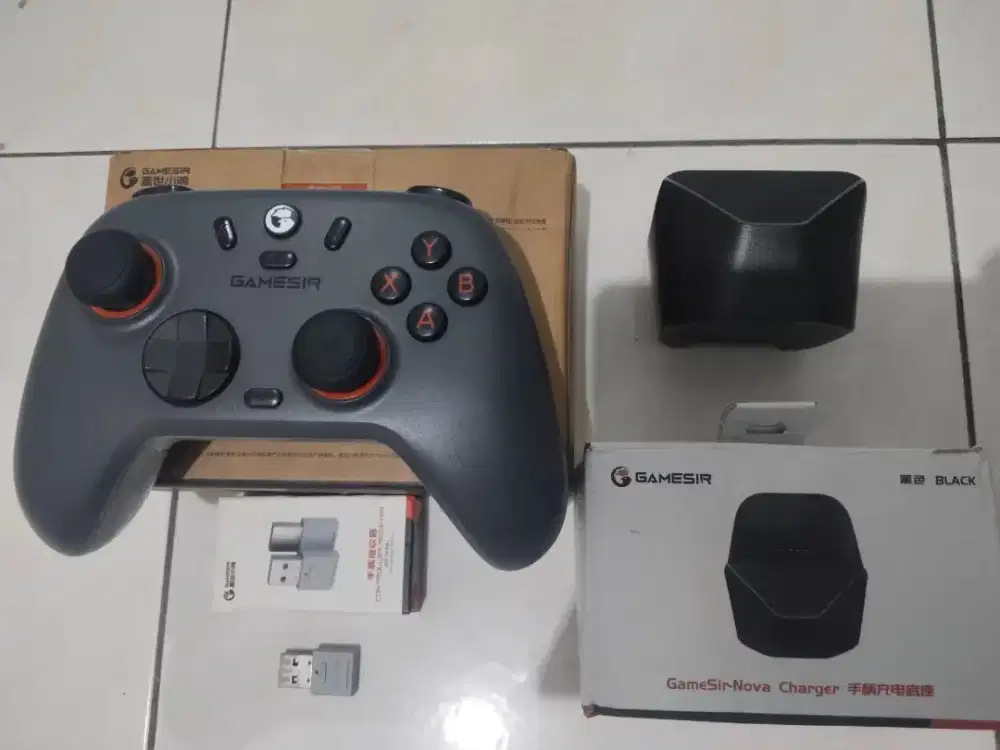 Gamepad Nova 2 Lite FULL SET ( Gamepad, Dongle, Dock ) MINT Condition