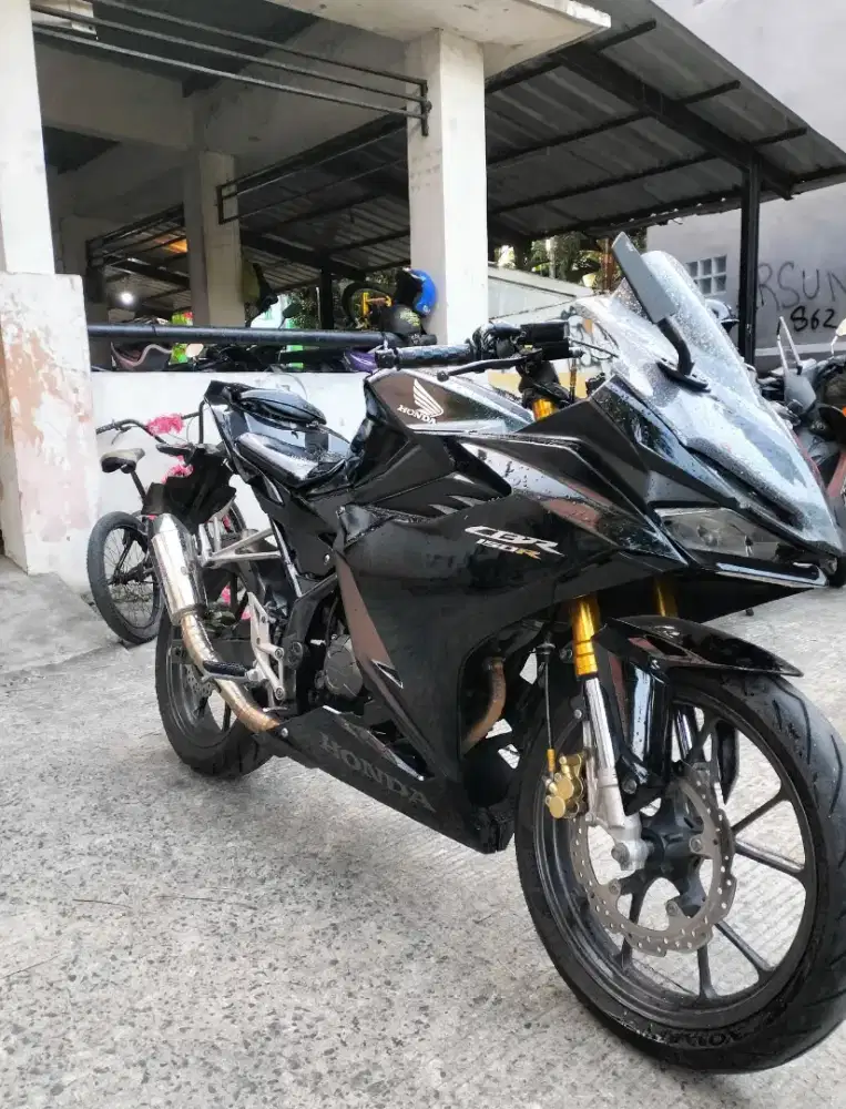 Honda CBR150R TAHUN 2022