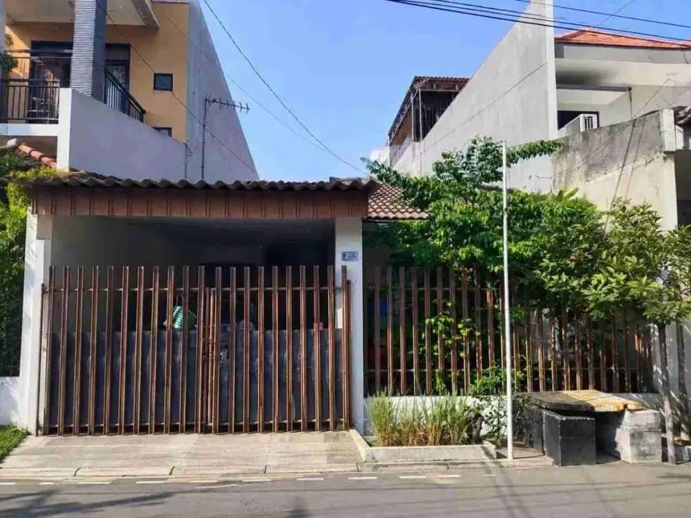 950 Juta • 126 m² Rumah Kutisari Indah dekat Ubaya & Petra