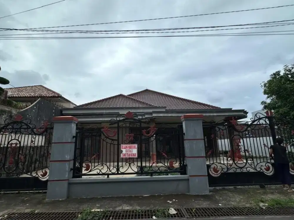 Disewakan Rumah Strategis Pusat Kota Jalan Trikora Angkatan 45 Palembang