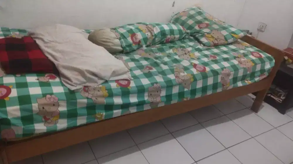 1 set tempat tidur spring bed