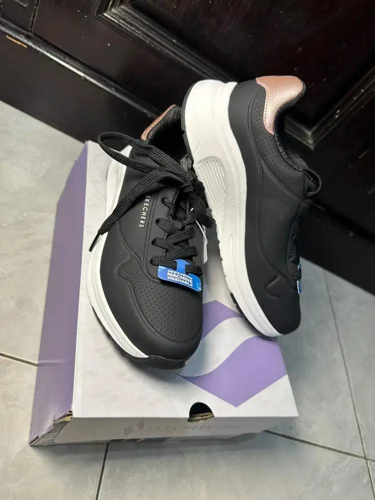 Skechers Uno Lite 2 Women’s Sneaker - Black 37