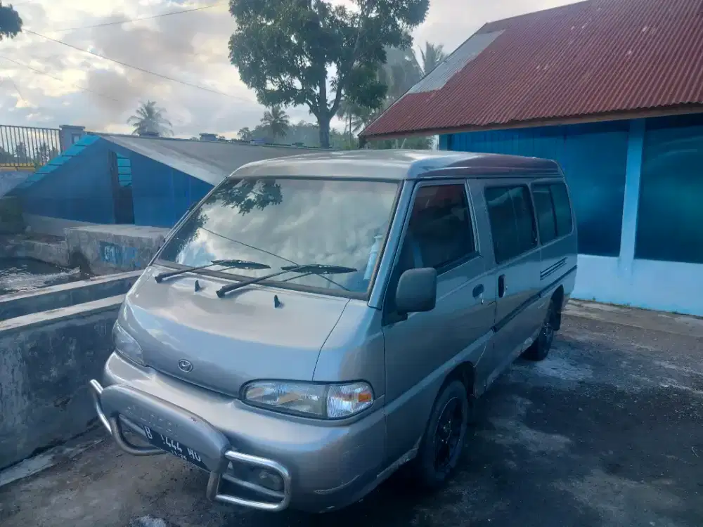 Hyundai gress tahun 2000 dieksel, 2,500 Cc