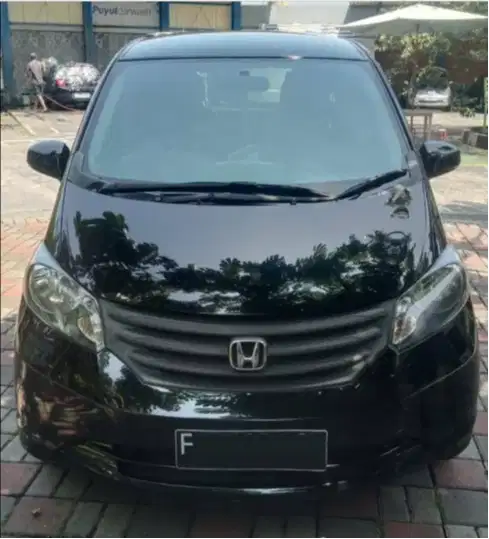 Honda Freed SD 2011 Hitam – Tangan Pertama – Rp120 Juta