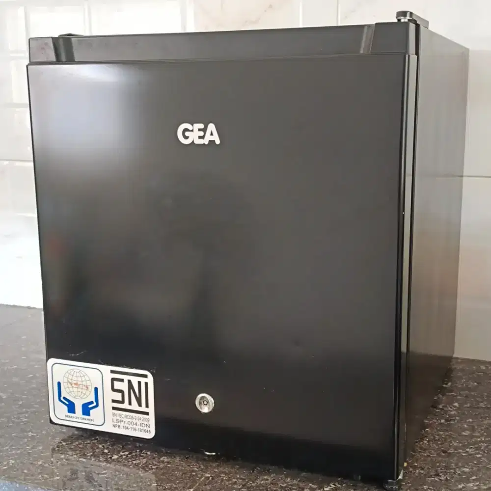 Kulkas Mini Bar Volume Besar 45 Liter Istimewa
