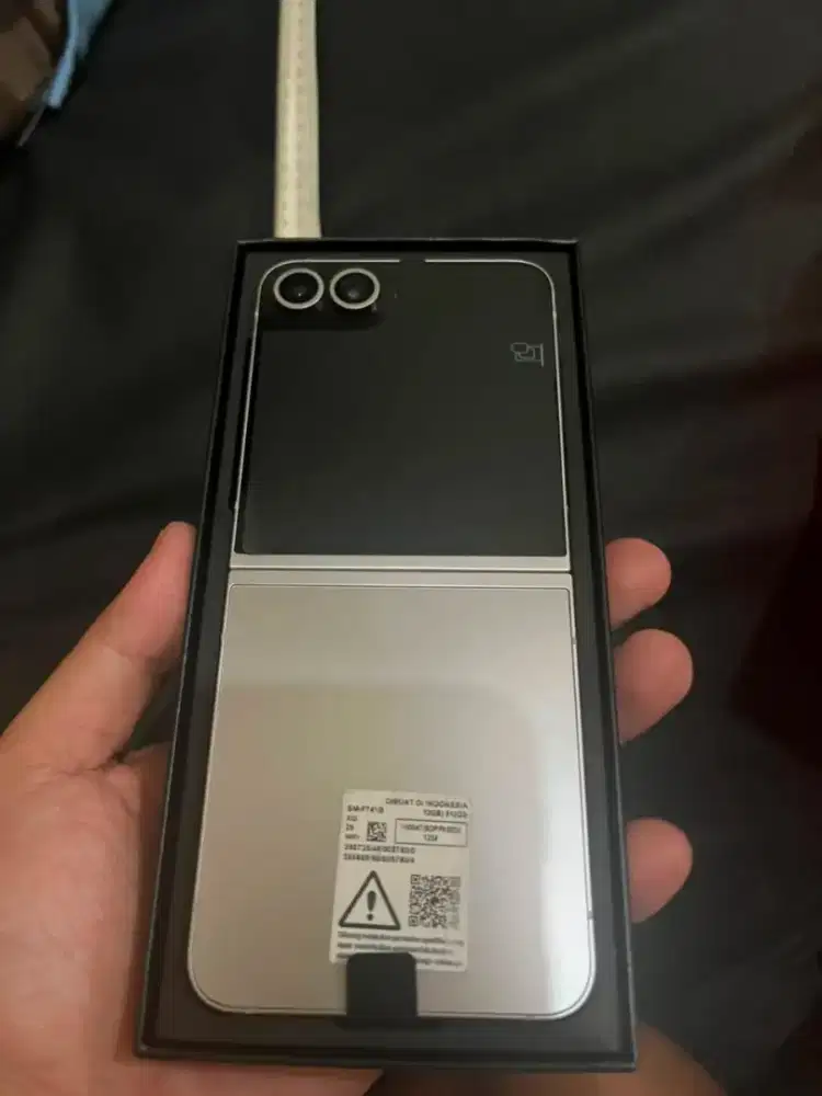 Dijual cepat samsung Z flip 6 12/512gb