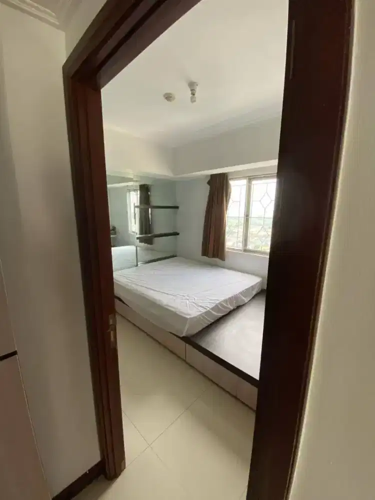 DISEWAKAN APARTEMEN WATERPLACE SURABAYA 3BR SIAP HUNI SEMI FURNISH