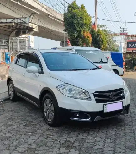 Suzuki SX4 S-CROSS AT 2016/2017 – Putih – KM 83rb – Rp140 Juta