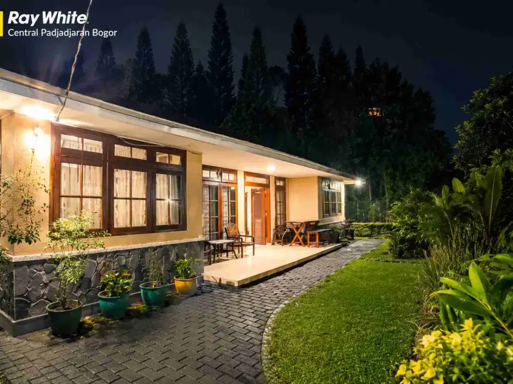 Villa 8 Kamar + Private Pool di Cisarua Puncak Bogor Full Furnished SHM