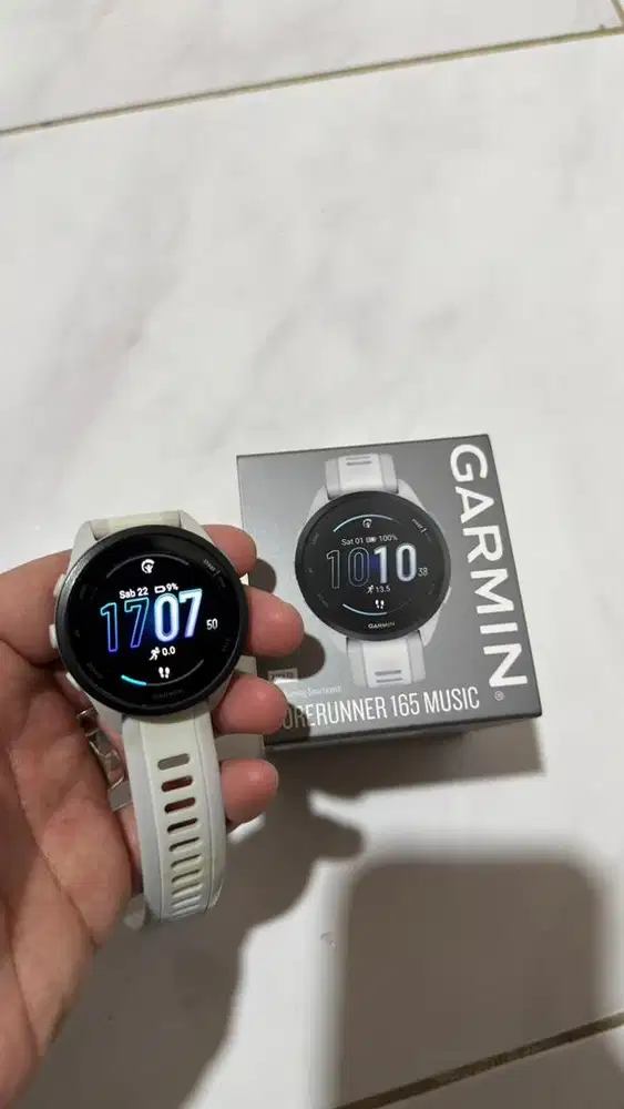 Jam Tangan Garmin Forerunner 165 Music Warna Putih