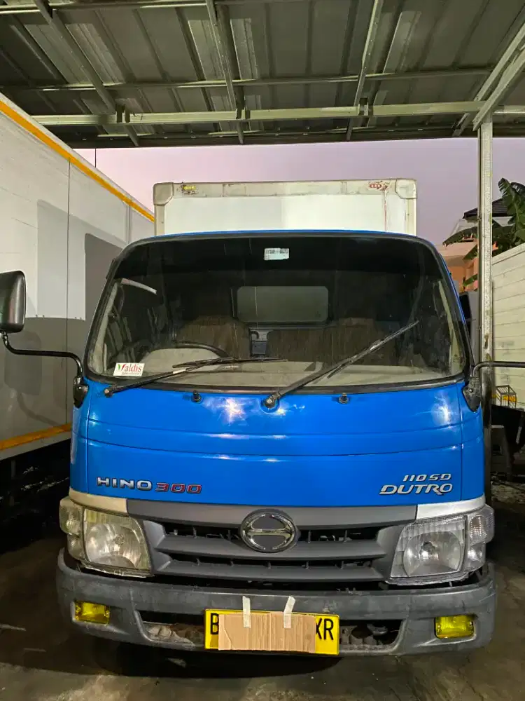 Hino Dutro engkel box fiber th 2017 power steering