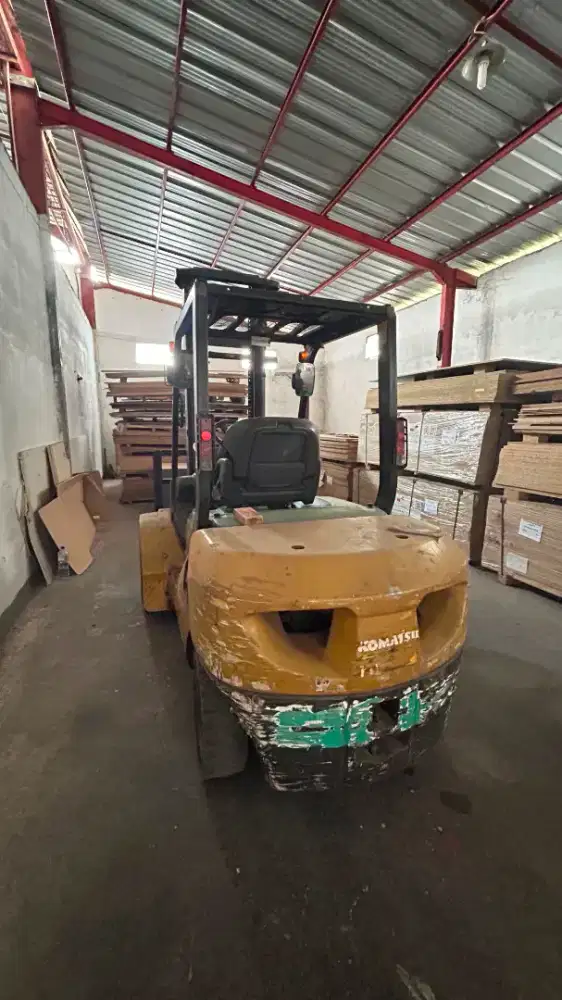 Forklift Komatsu FD30HW-16 Kapasitas 3 Ton