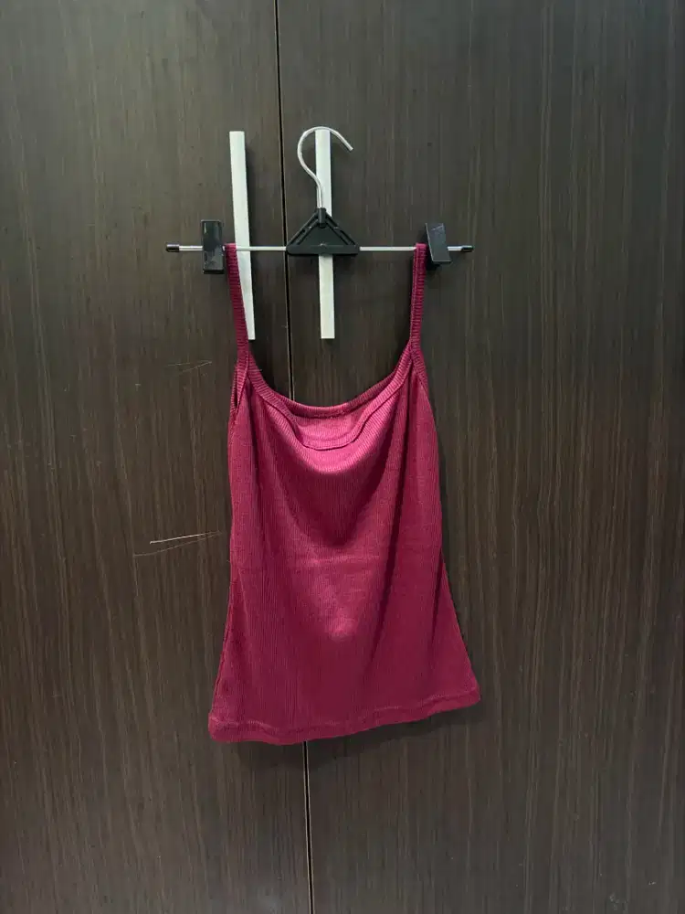 Tank top fit body merah maroon