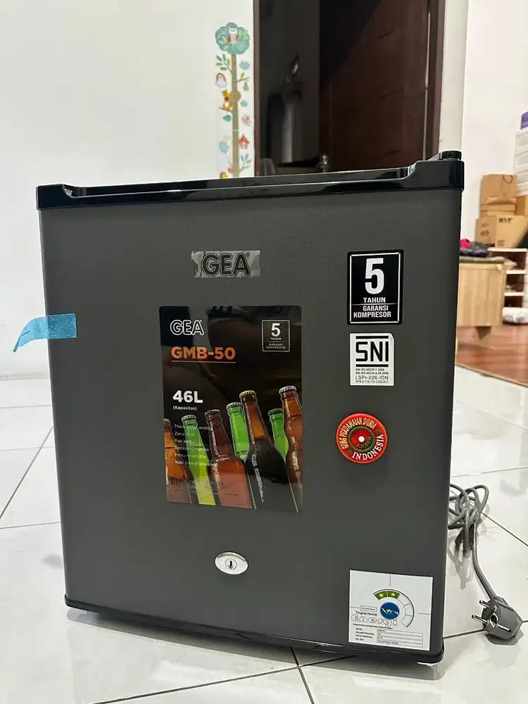 GEA Kulkas Mini Bar Refrigerator 46L GMB-50 / Matt Grey GMB50