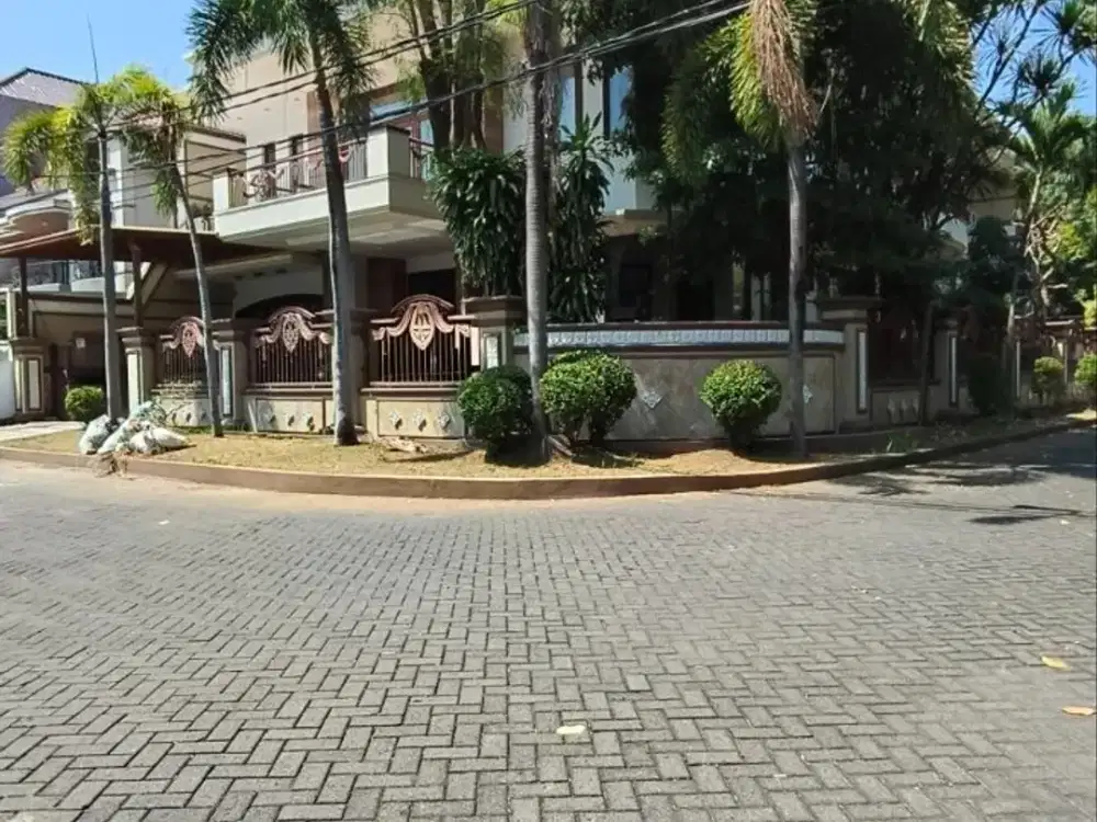 Turun harga rumah clasik mewah  full marmer di araya 1 posisi hook dekat its galaxy mall unair manyar kertajaya surabaya