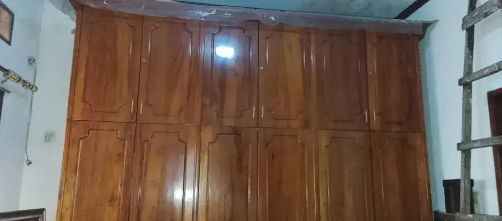 LEMARI KAYU SERBA GUNA