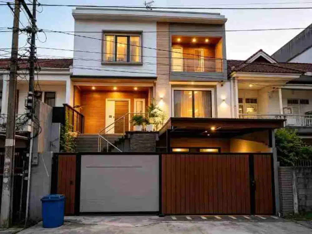 RUMAH 3 LANTAI SHM DI KOMPLEKS WALIKOTA KELAPA GADING TIMUR – LT 128M², LB 330M²