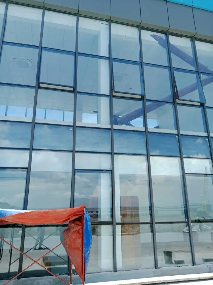 KACA FACADE KANTOR
