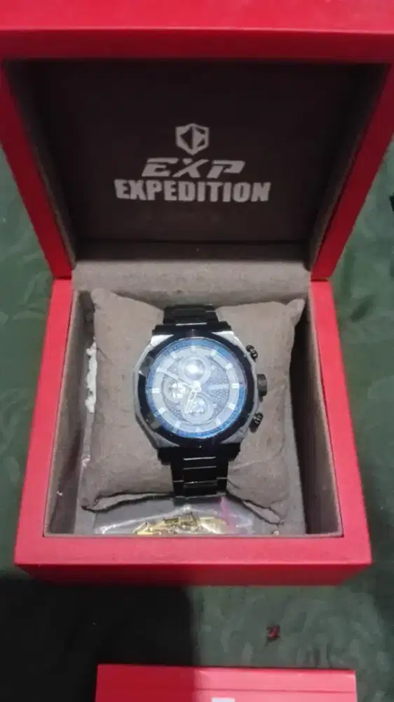 Merek EXPEDITION,